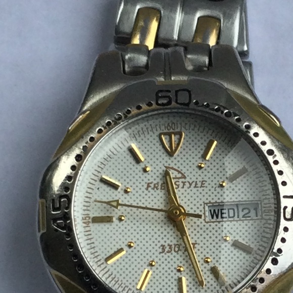 WOMAN “FREE STYLE “ WATCH - Picture 3 of 4